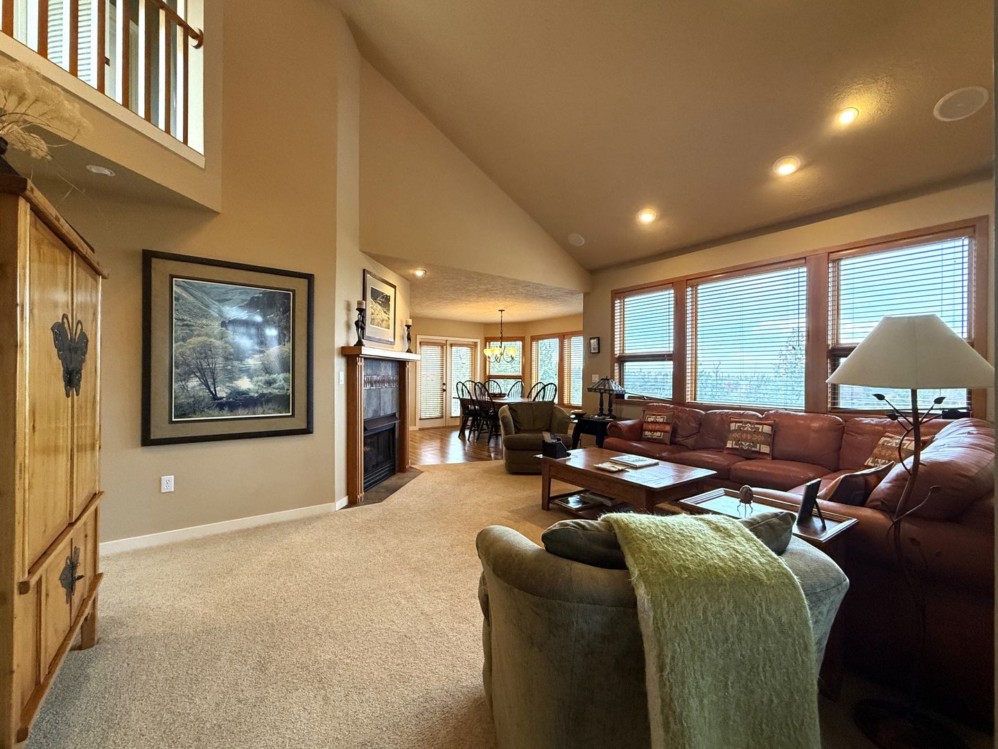 10464 Bitterbrush Ct  - Redmond - Oregon - 5 bed, 3.5 bath rental property