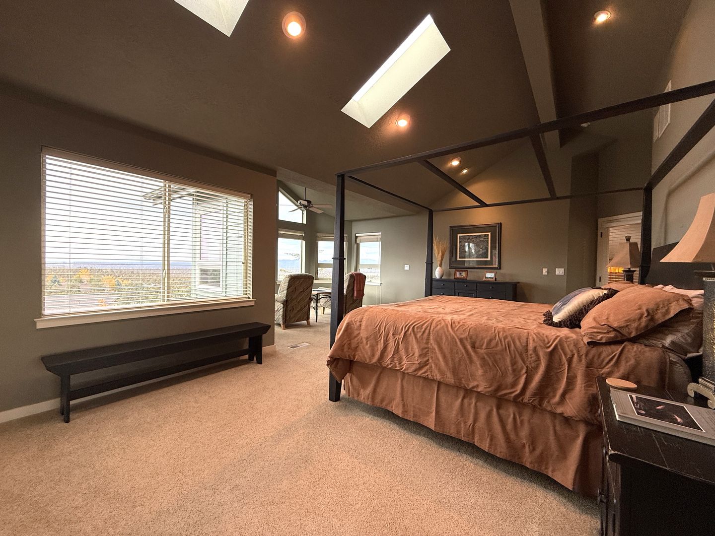 10464 Bitterbrush Ct  - Redmond - Oregon - 5 bed, 3.5 bath rental property