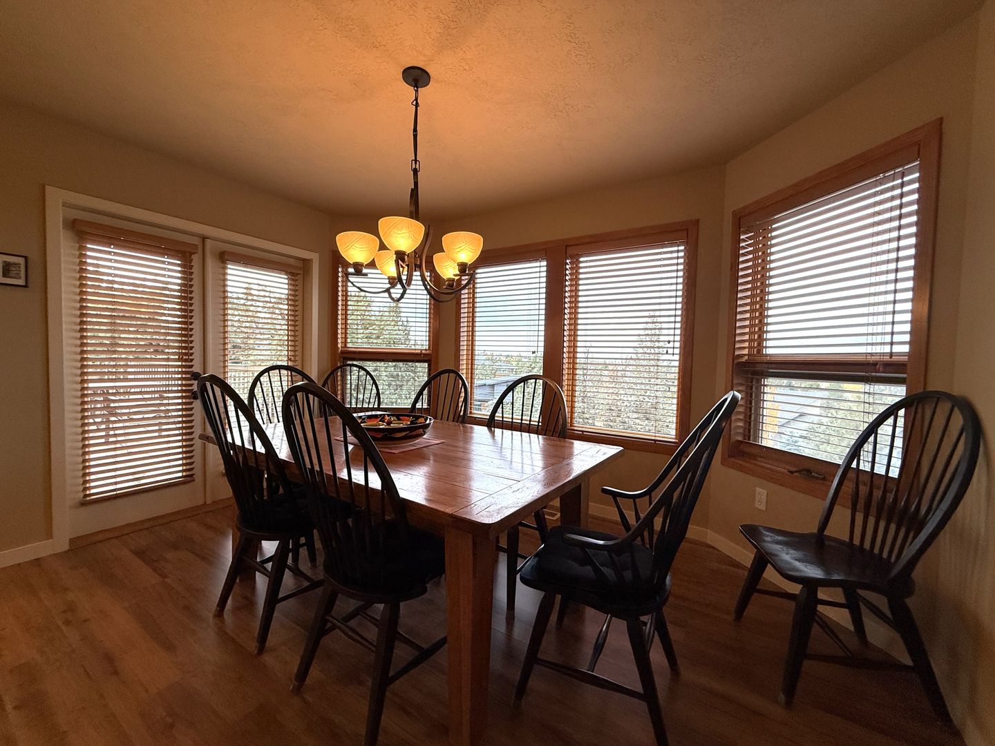 10464 Bitterbrush Ct  - Redmond - Oregon - 5 bed, 3.5 bath rental property