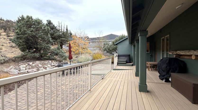 10464 Bitterbrush Ct  - Redmond - Oregon - 5 bed, 3.5 bath rental property