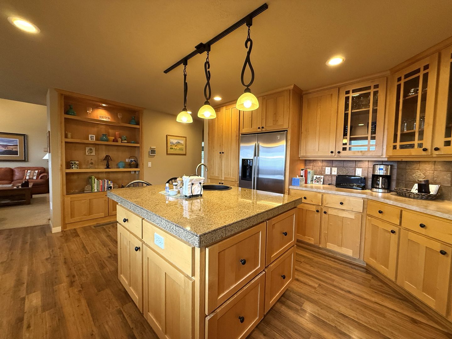 10464 Bitterbrush Ct  - Redmond - Oregon - 5 bed, 3.5 bath rental property