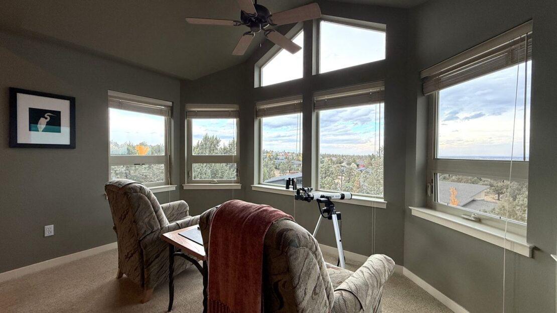 10464 Bitterbrush Ct  - Redmond - Oregon - 5 bed, 3.5 bath rental property