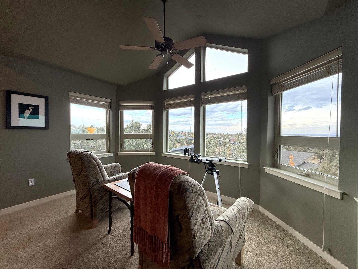 10464 Bitterbrush Ct  - Redmond - Oregon - 5 bed, 3.5 bath rental property