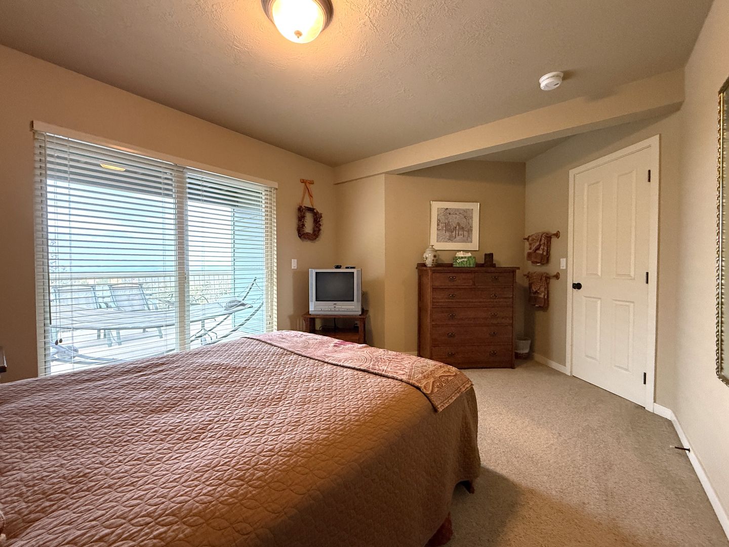 10464 Bitterbrush Ct  - Redmond - Oregon - 5 bed, 3.5 bath rental property