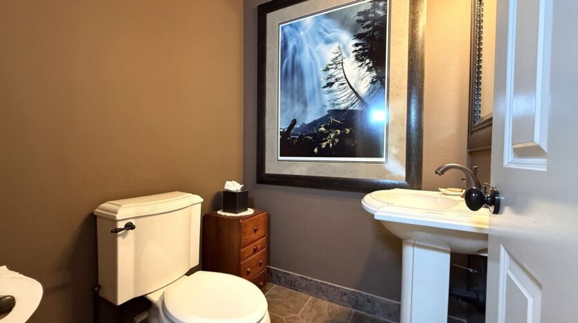 10464 Bitterbrush Ct  - Redmond - Oregon - 5 bed, 3.5 bath rental property