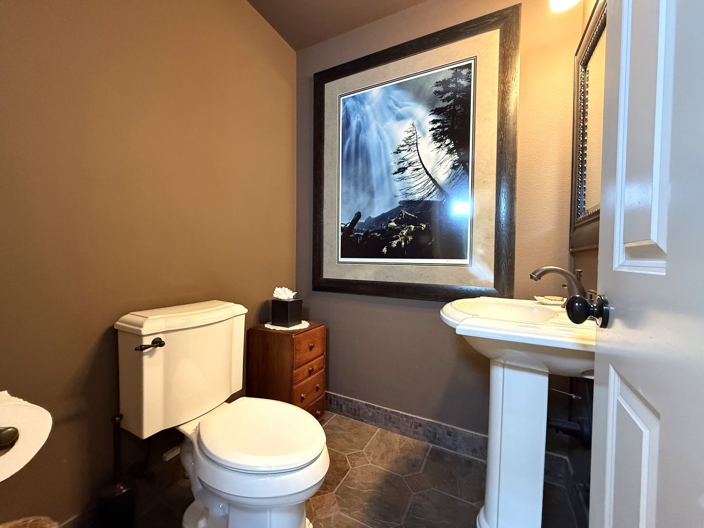 10464 Bitterbrush Ct  - Redmond - Oregon - 5 bed, 3.5 bath rental property