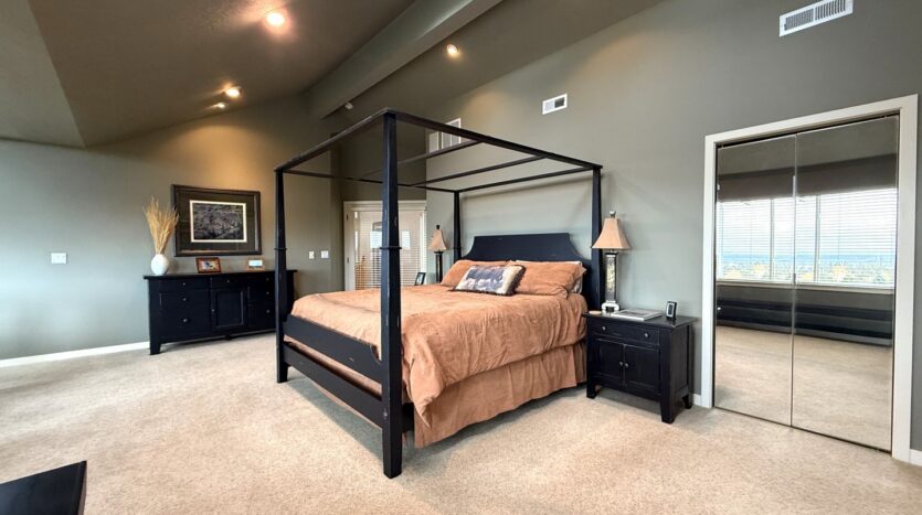 10464 Bitterbrush Ct  - Redmond - Oregon - 5 bed, 3.5 bath rental property