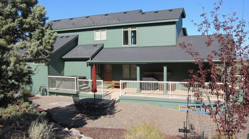 10464 Bitterbrush Ct  - Redmond - Oregon - 5 bed, 3.5 bath rental property