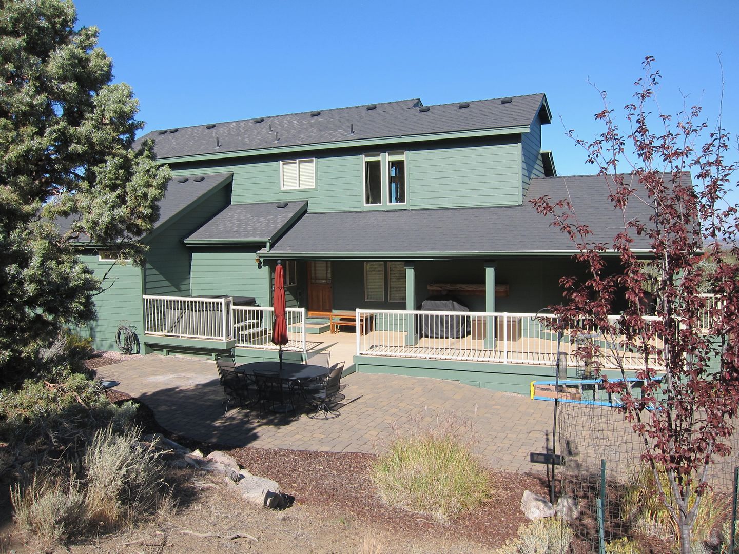 10464 Bitterbrush Ct  - Redmond - Oregon - 5 bed, 3.5 bath rental property