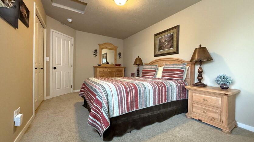 10464 Bitterbrush Ct  - Redmond - Oregon - 5 bed, 3.5 bath rental property