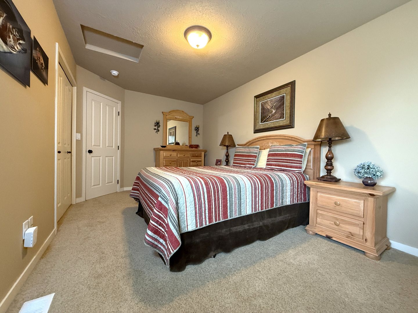 10464 Bitterbrush Ct  - Redmond - Oregon - 5 bed, 3.5 bath rental property