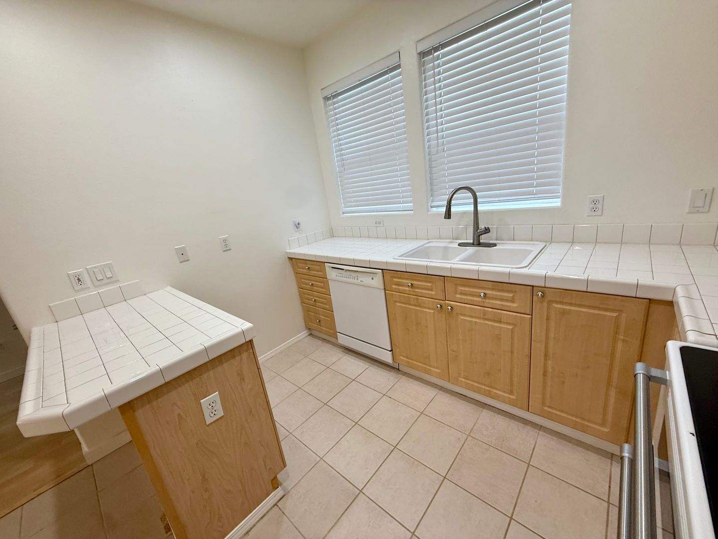 10545 SW Cougar Lane - Beaverton - Oregon - 3 bed, 3.5 bath rental property