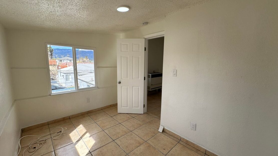 1088-1098 Acacia Ave - San Bernardino - California - 1 bed, 1 bath rental property