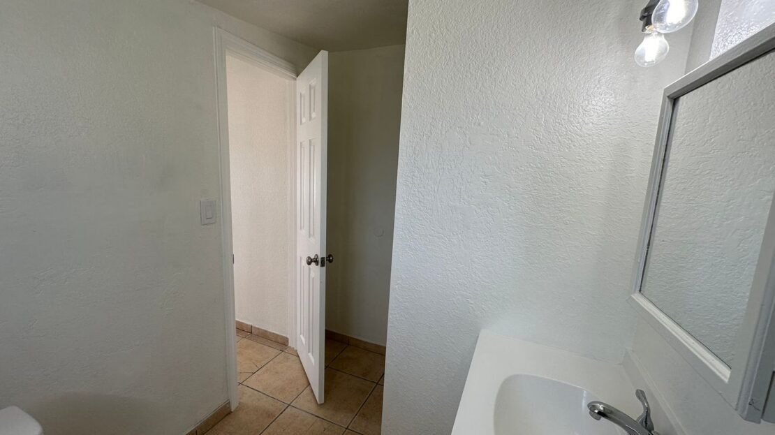 1088-1098 Acacia Ave - San Bernardino - California - 1 bed, 1 bath rental property