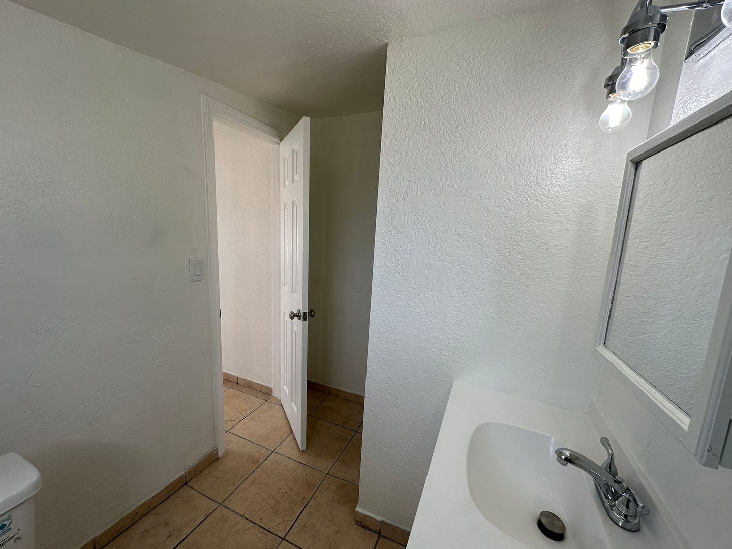 1088-1098 Acacia Ave - San Bernardino - California - 1 bed, 1 bath rental property