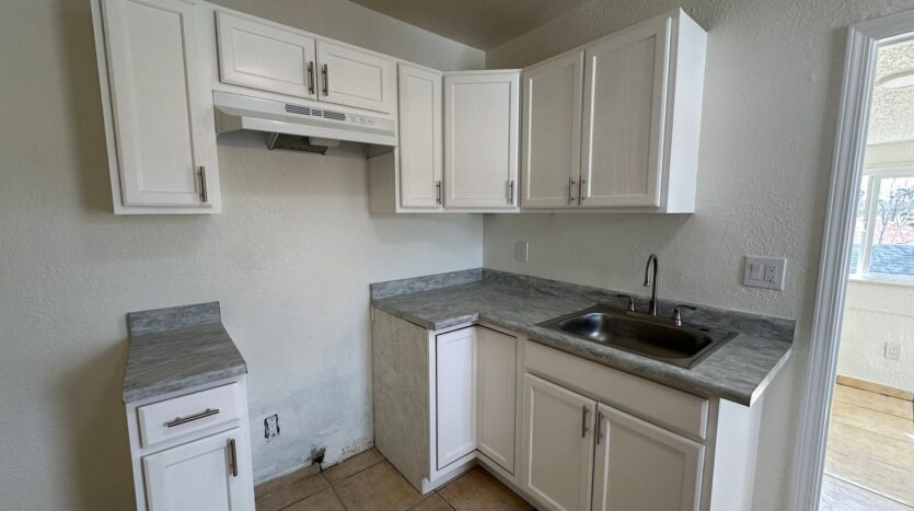 1088-1098 Acacia Ave - San Bernardino - California - 1 bed, 1 bath rental property