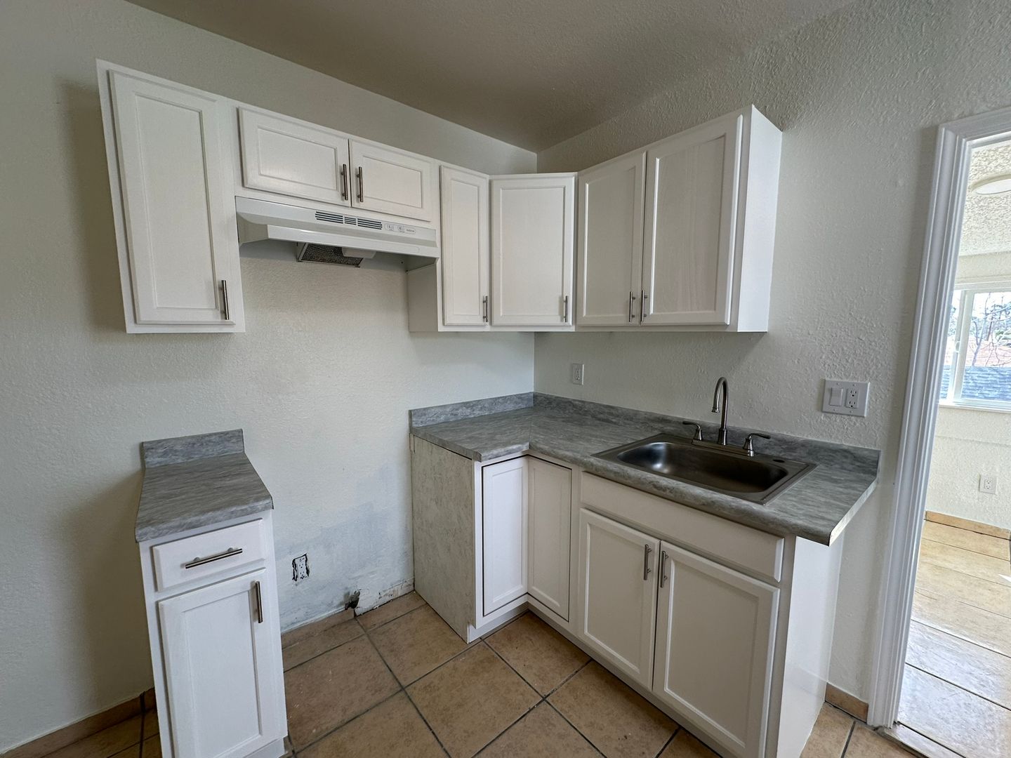 1088-1098 Acacia Ave - San Bernardino - California - 1 bed, 1 bath rental property
