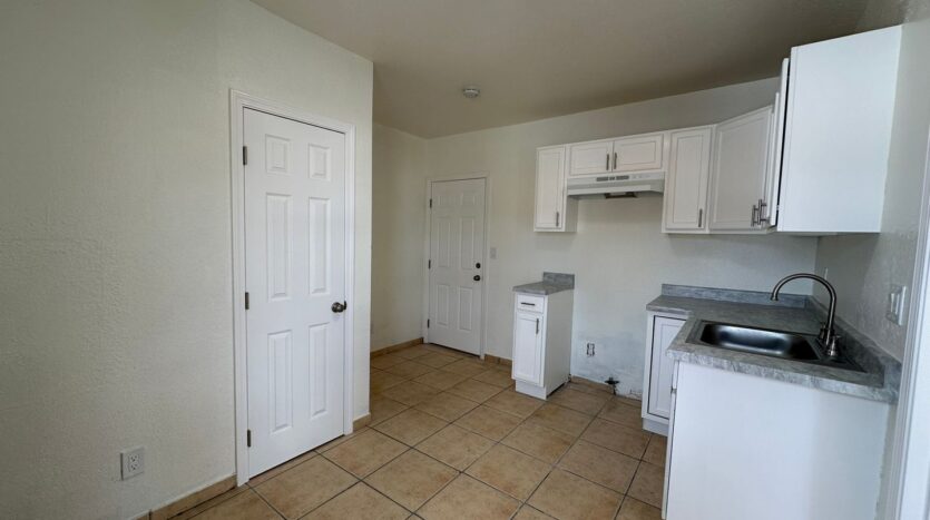 1088-1098 Acacia Ave - San Bernardino - California - 1 bed, 1 bath rental property