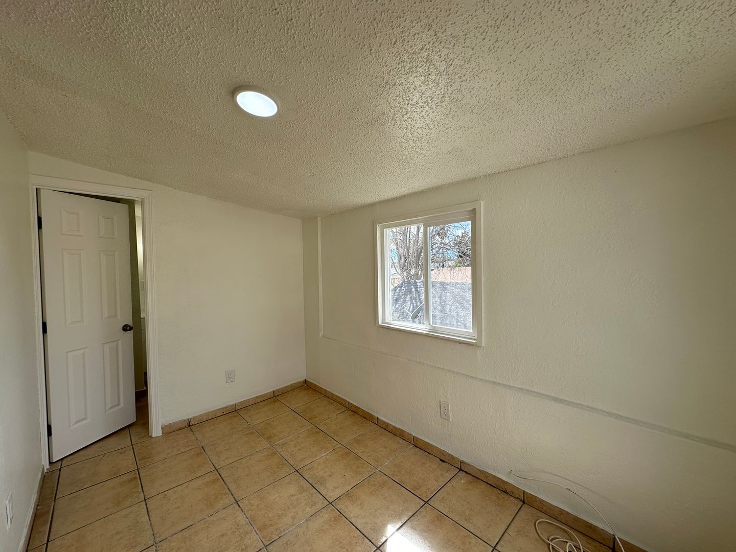 1088-1098 Acacia Ave - San Bernardino - California - 1 bed, 1 bath rental property
