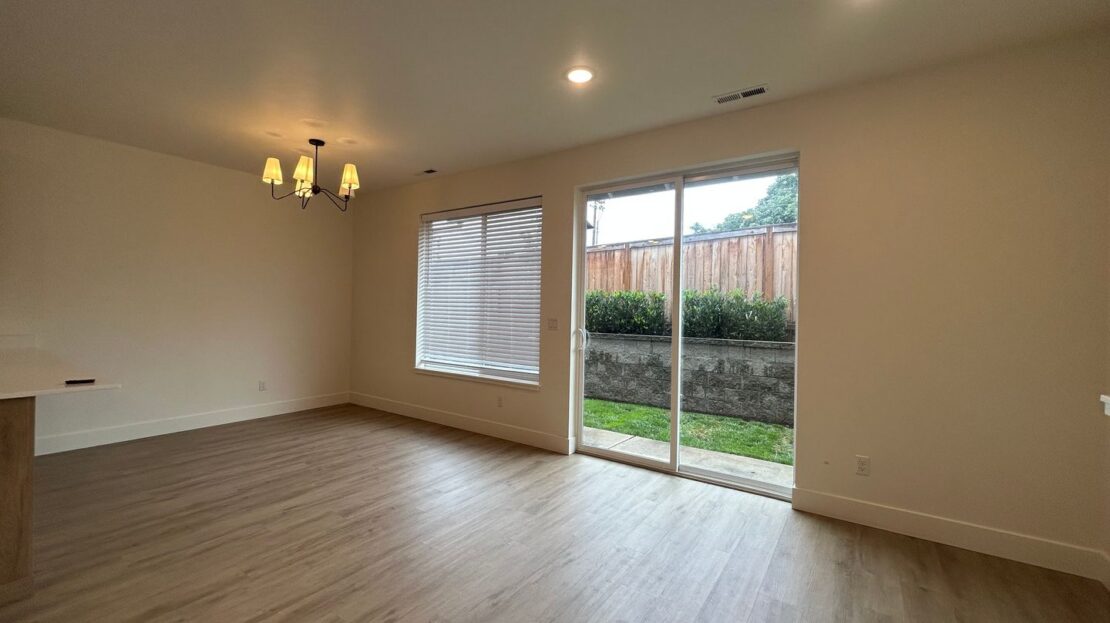 11015 NE 26th - Unit 11 - Vancouver - Washington - 3 bed, 2.5 bath rental property