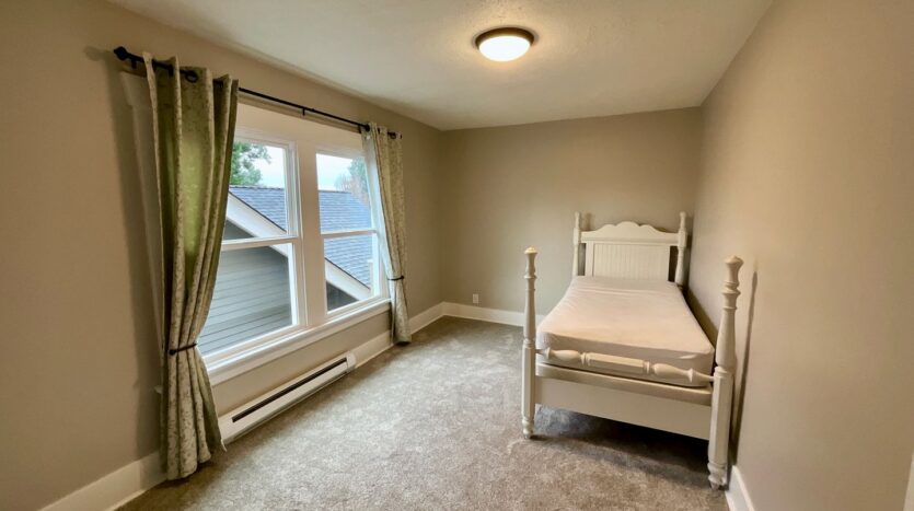 1106 N 49th St Upper Unit - Seattle - Washington - 2 bed, 1 bath rental property