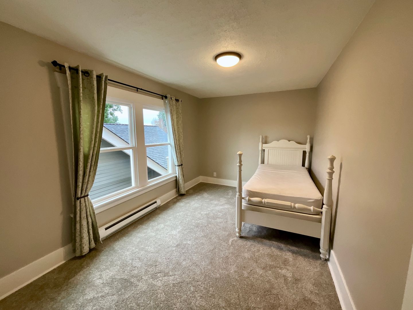 1106 N 49th St Upper Unit - Seattle - Washington - 2 bed, 1 bath rental property