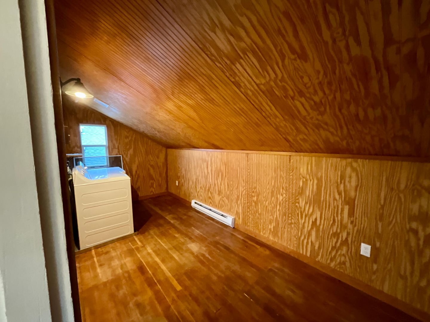 1106 N 49th St Upper Unit - Seattle - Washington - 2 bed, 1 bath rental property