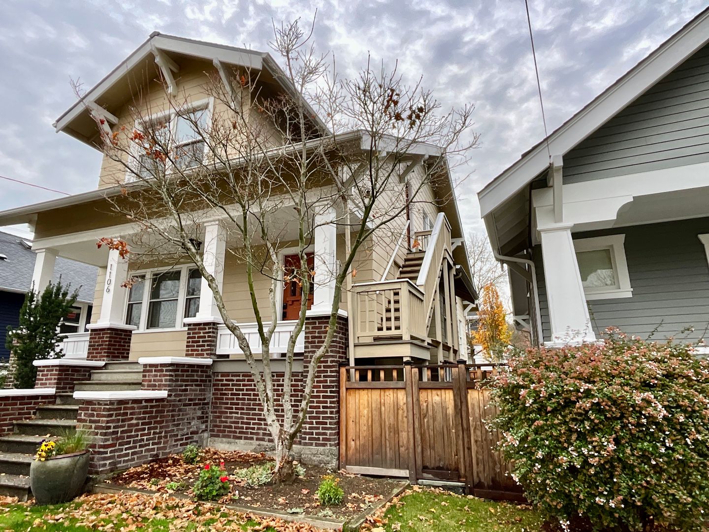 1106 N 49th St Upper Unit - Seattle - Washington - 2 bed, 1 bath rental property