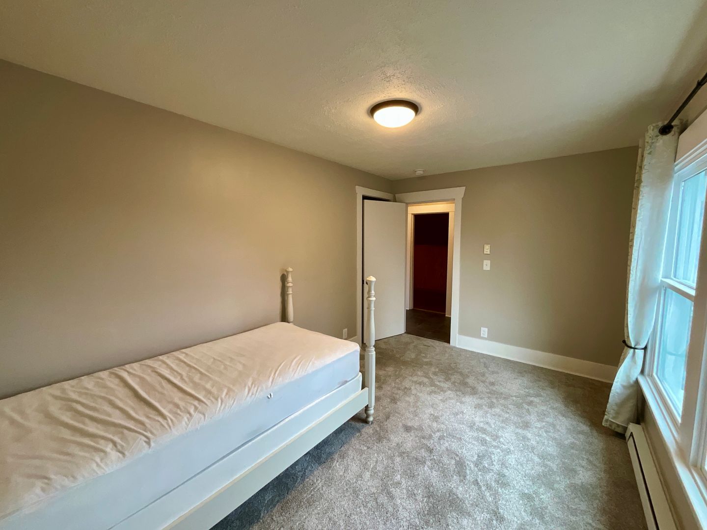 1106 N 49th St Upper Unit - Seattle - Washington - 2 bed, 1 bath rental property