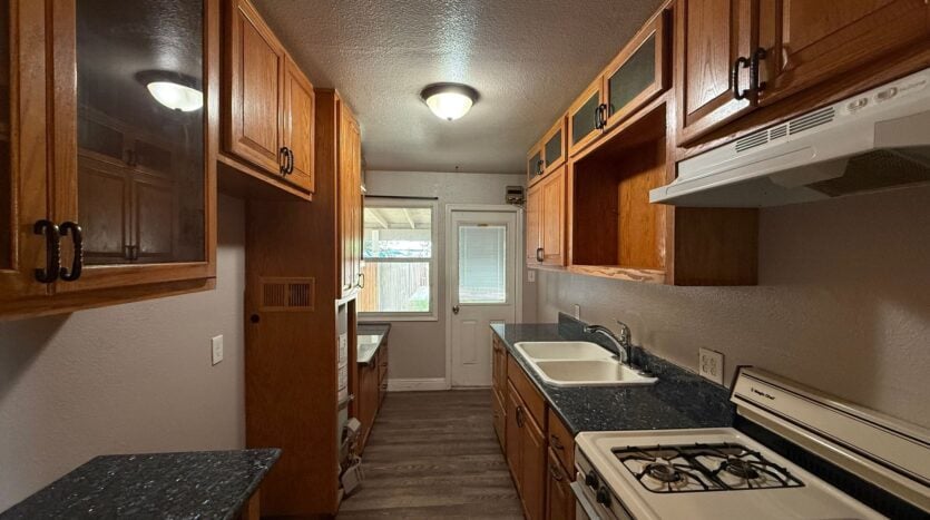 1219 N. Stevenson St 1219 - Visalia - California - 1 bed, 1 bath rental property
