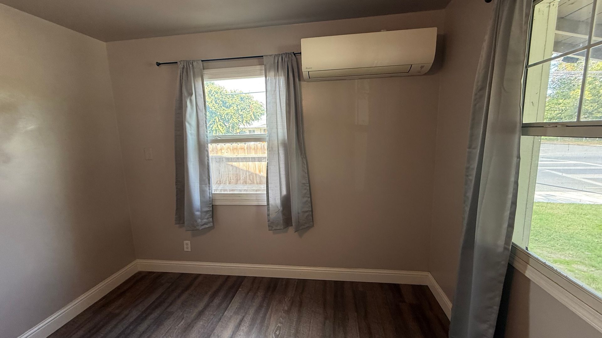 1219 N. Stevenson St 1219 - Visalia - California - 1 bed, 1 bath rental property