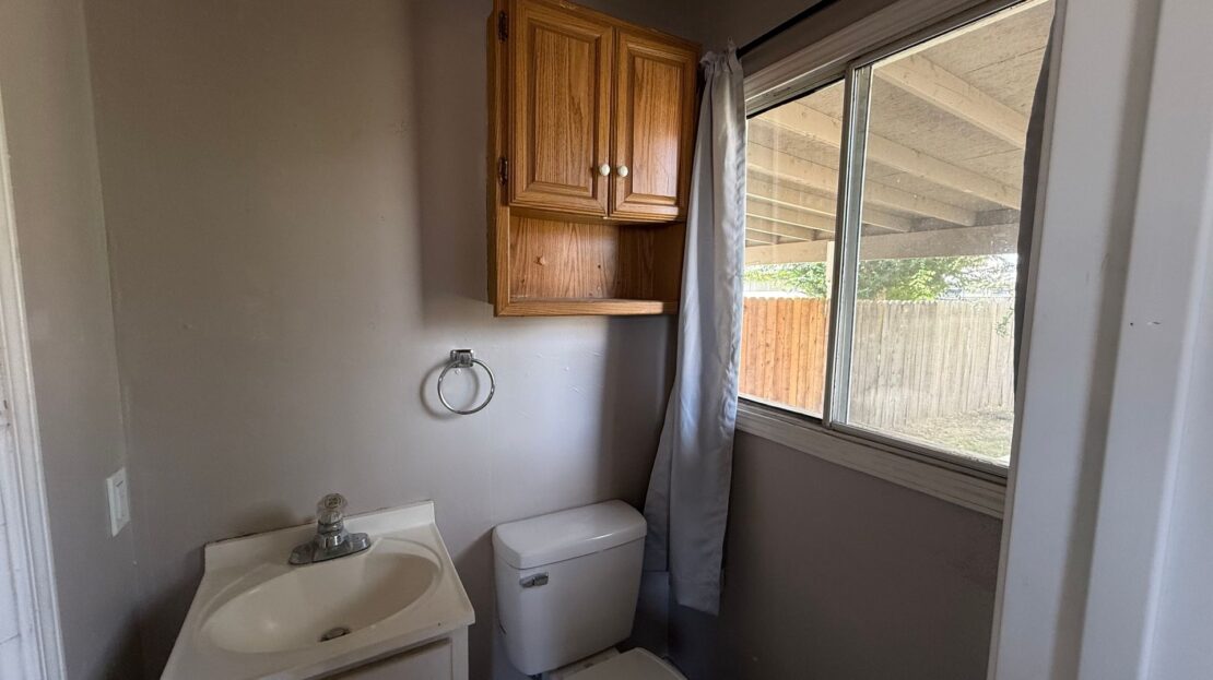 1219 N. Stevenson St 1219 - Visalia - California - 1 bed, 1 bath rental property