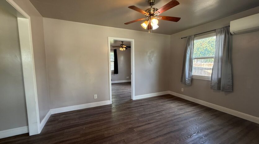 1219 N. Stevenson St 1219 - Visalia - California - 1 bed, 1 bath rental property