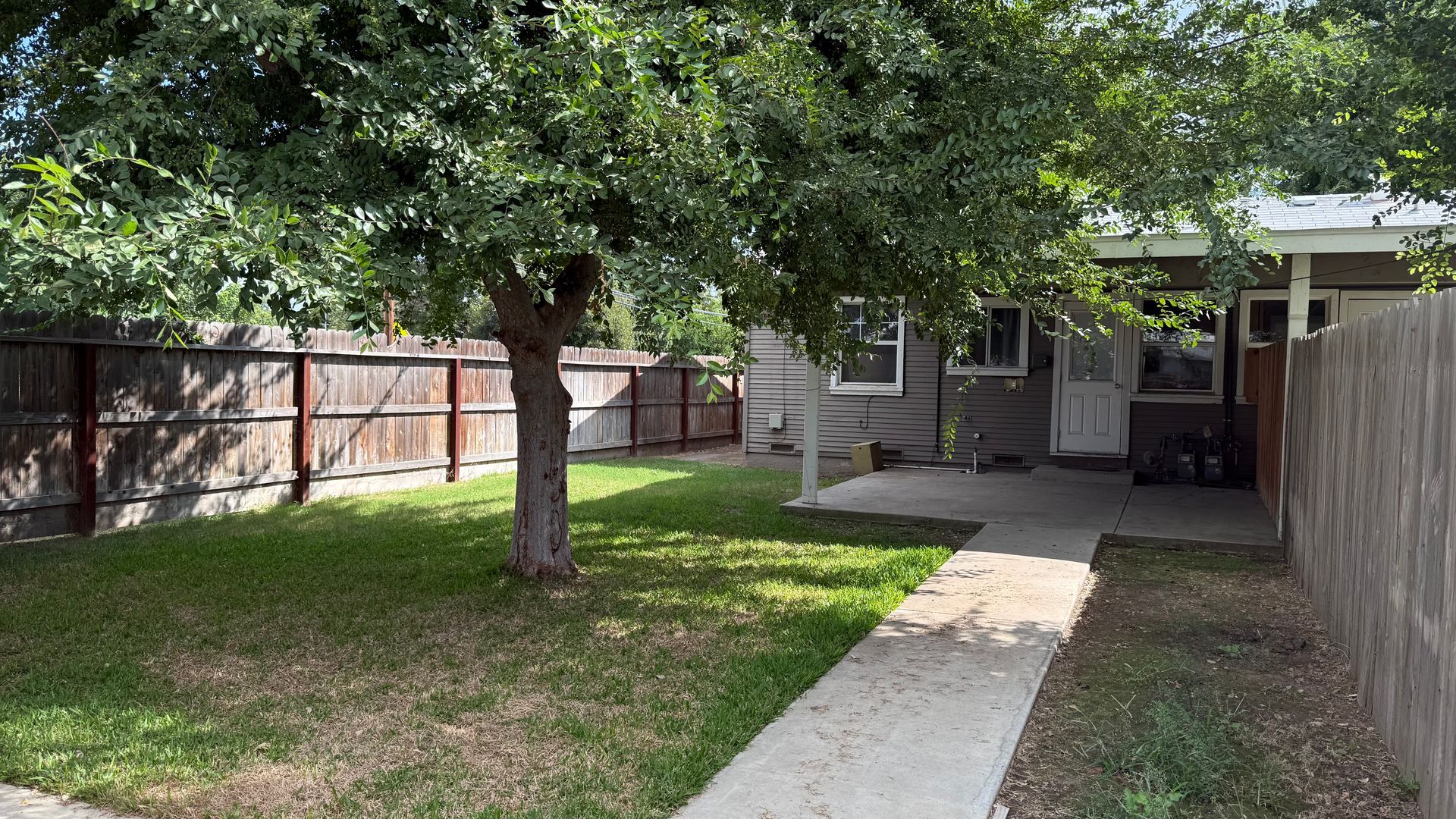 1219 N. Stevenson St 1219 - Visalia - California - 1 bed, 1 bath rental property