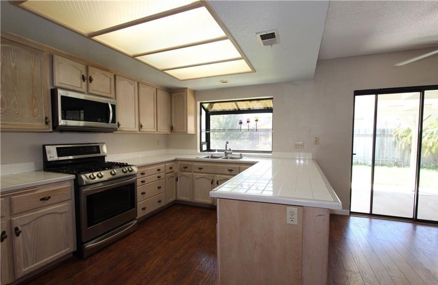 1239 Vía Palermo - Redlands - California - 4 bed, 3 bath rental property