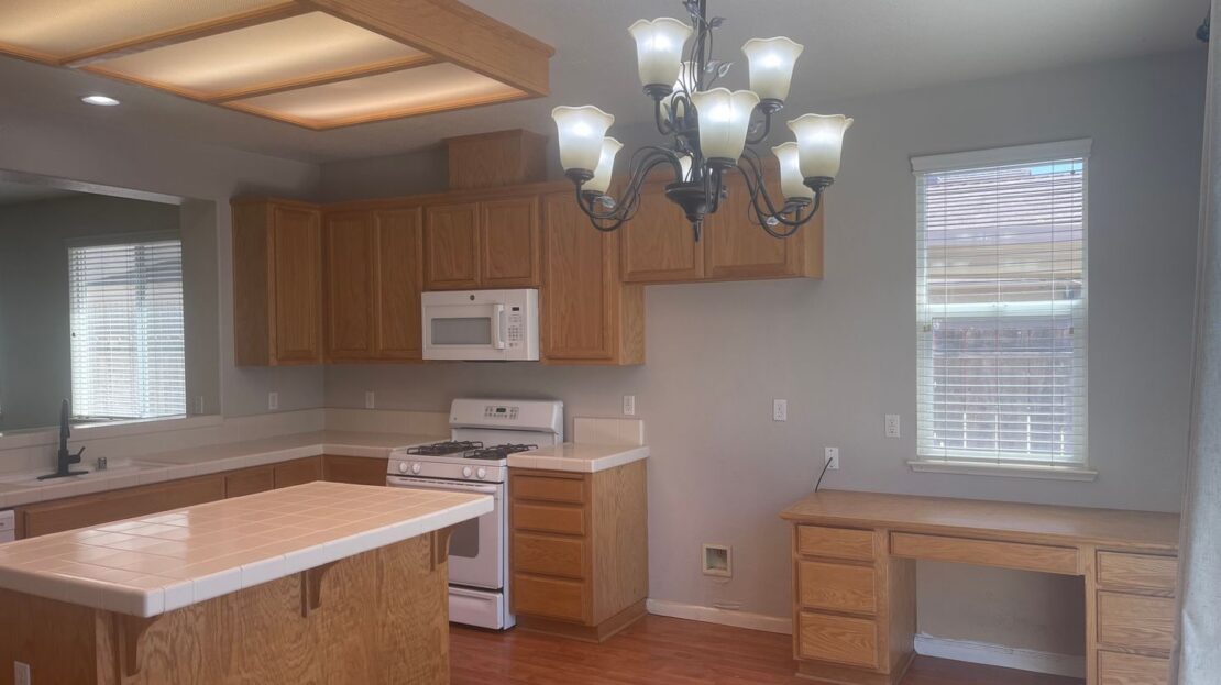 1517 Swallow Tail Ln - Manteca - California - 4 bed, 2 bath rental property