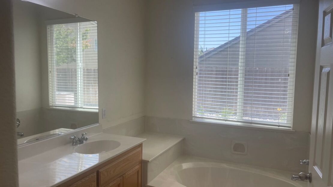 1517 Swallow Tail Ln - Manteca - California - 4 bed, 2 bath rental property