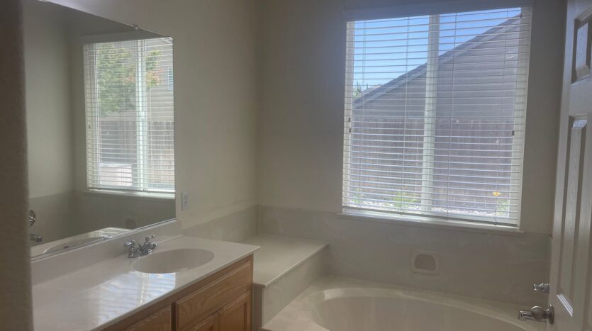 1517 Swallow Tail Ln - Manteca - California - 4 bed, 2 bath rental property