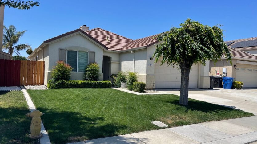 1517 Swallow Tail Ln - Manteca - California - 4 bed, 2 bath rental property