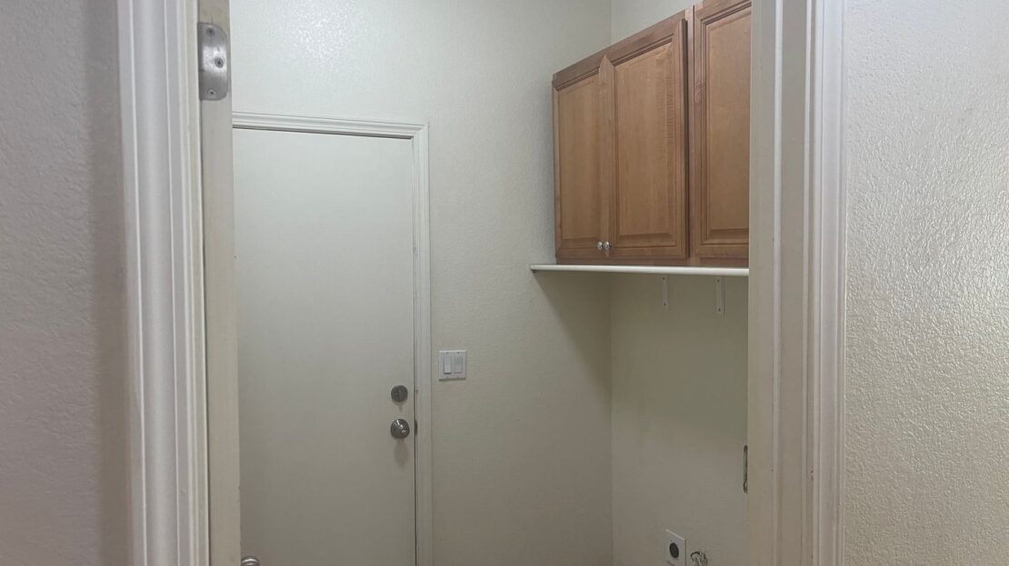 1517 Swallow Tail Ln - Manteca - California - 4 bed, 2 bath rental property