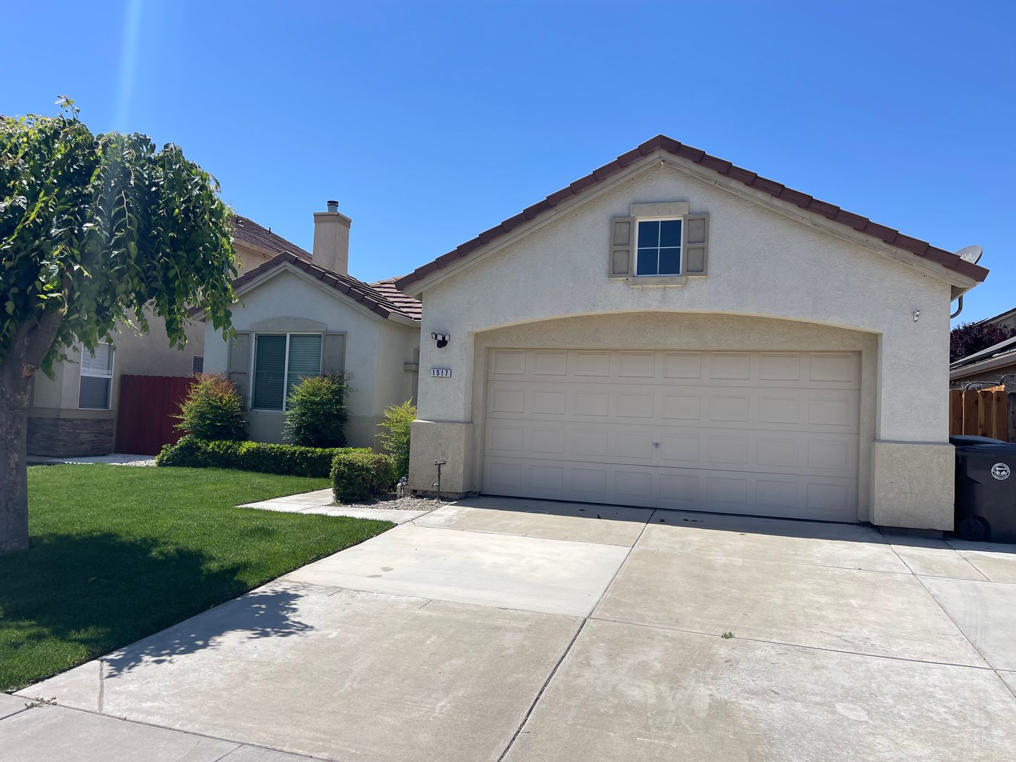 1517 Swallow Tail Ln - Manteca - California - 4 bed, 2 bath rental property