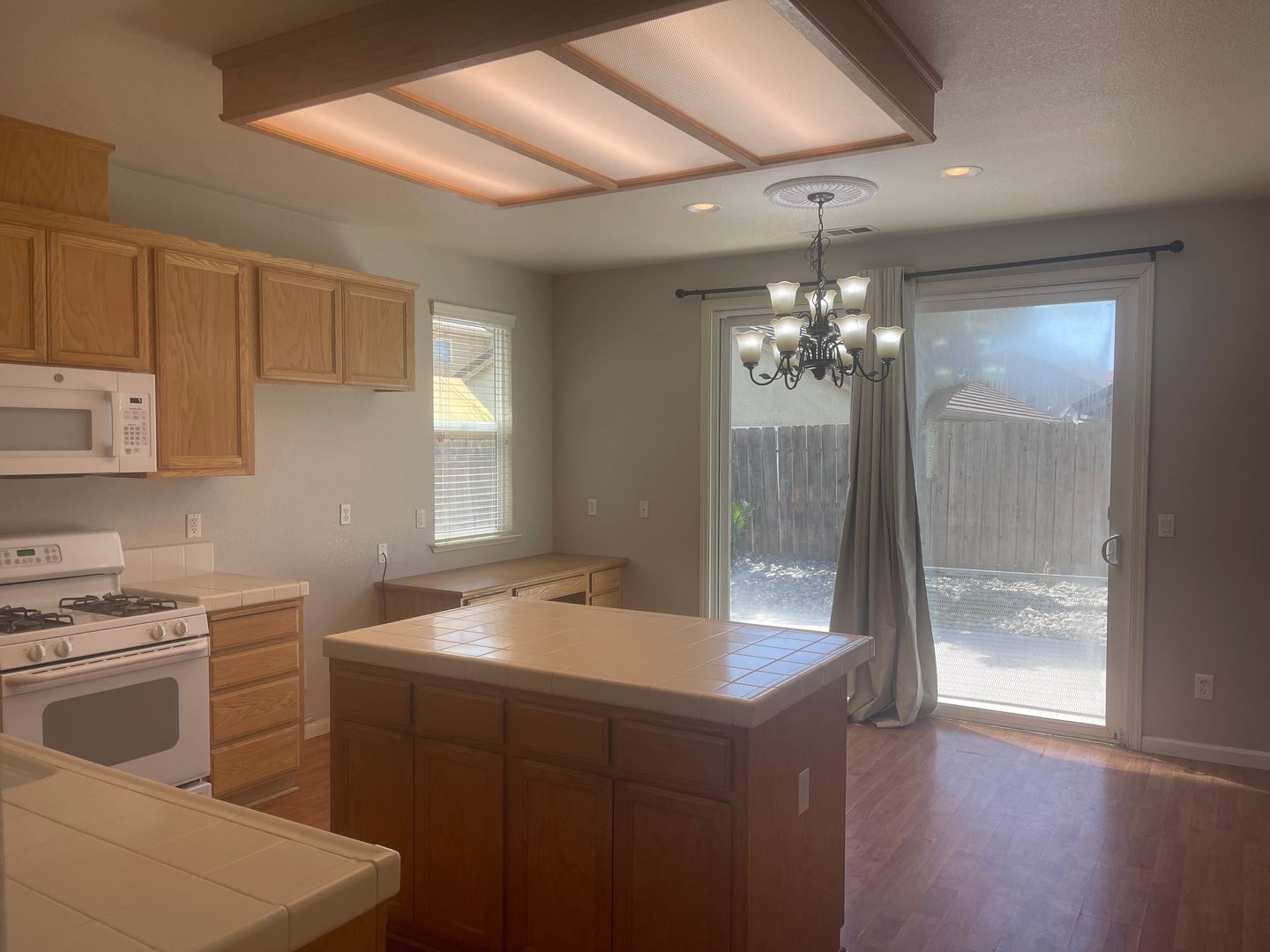 1517 Swallow Tail Ln - Manteca - California - 4 bed, 2 bath rental property