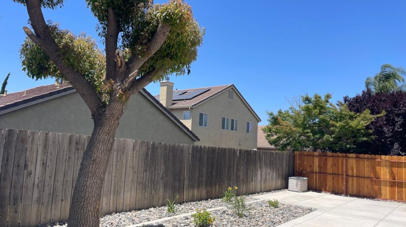 1517 Swallow Tail Ln - Manteca - California - 4 bed, 2 bath rental property