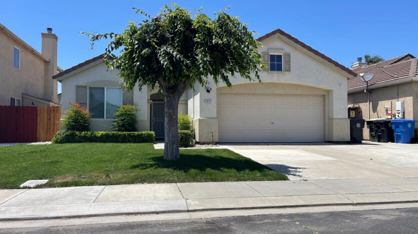 1517 Swallow Tail Ln - Manteca - California - 4 bed, 2 bath rental property