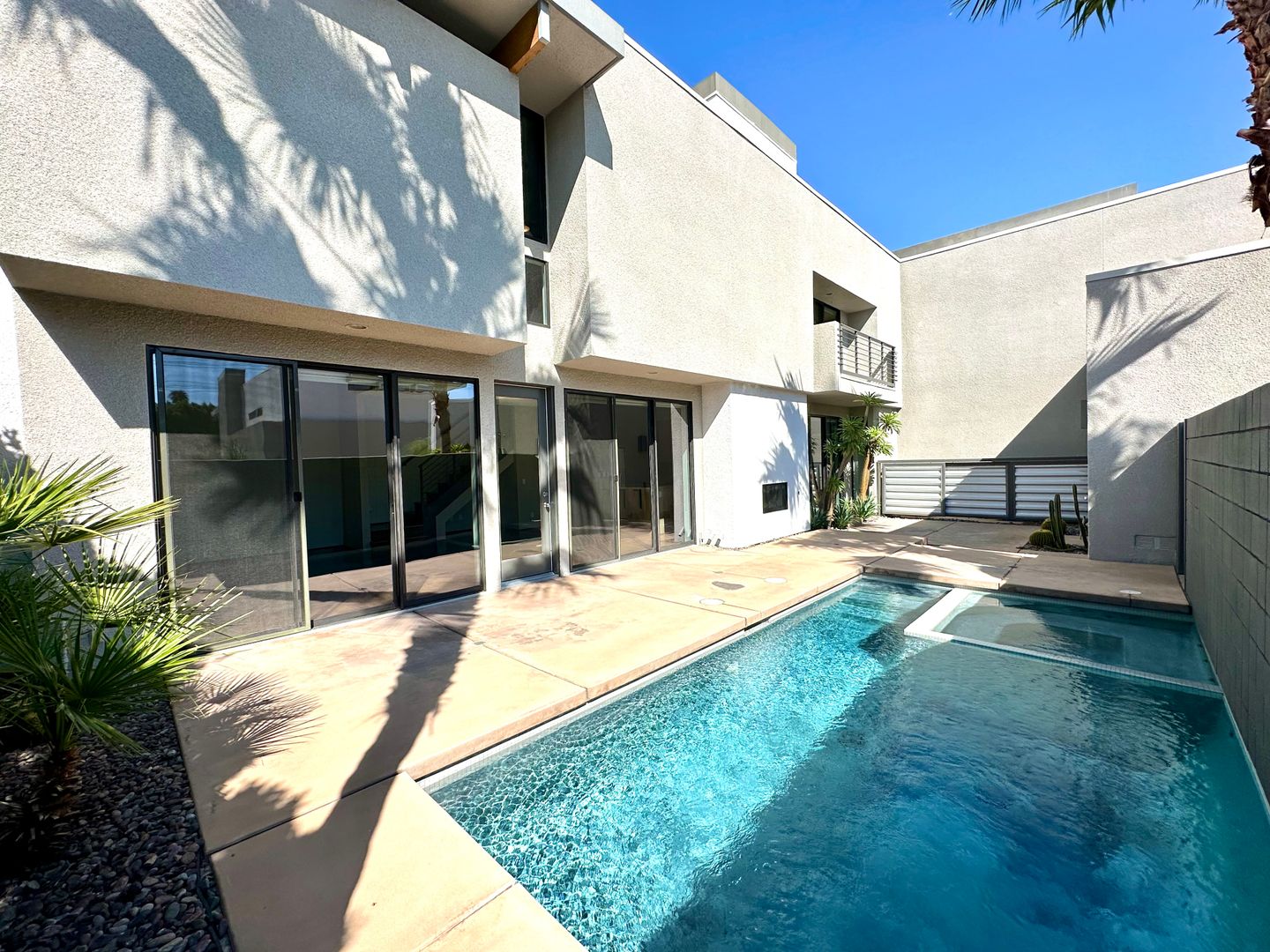 1518 E. Baristo Rd - Palm Springs - California - 3 bed, 3.5 bath rental property