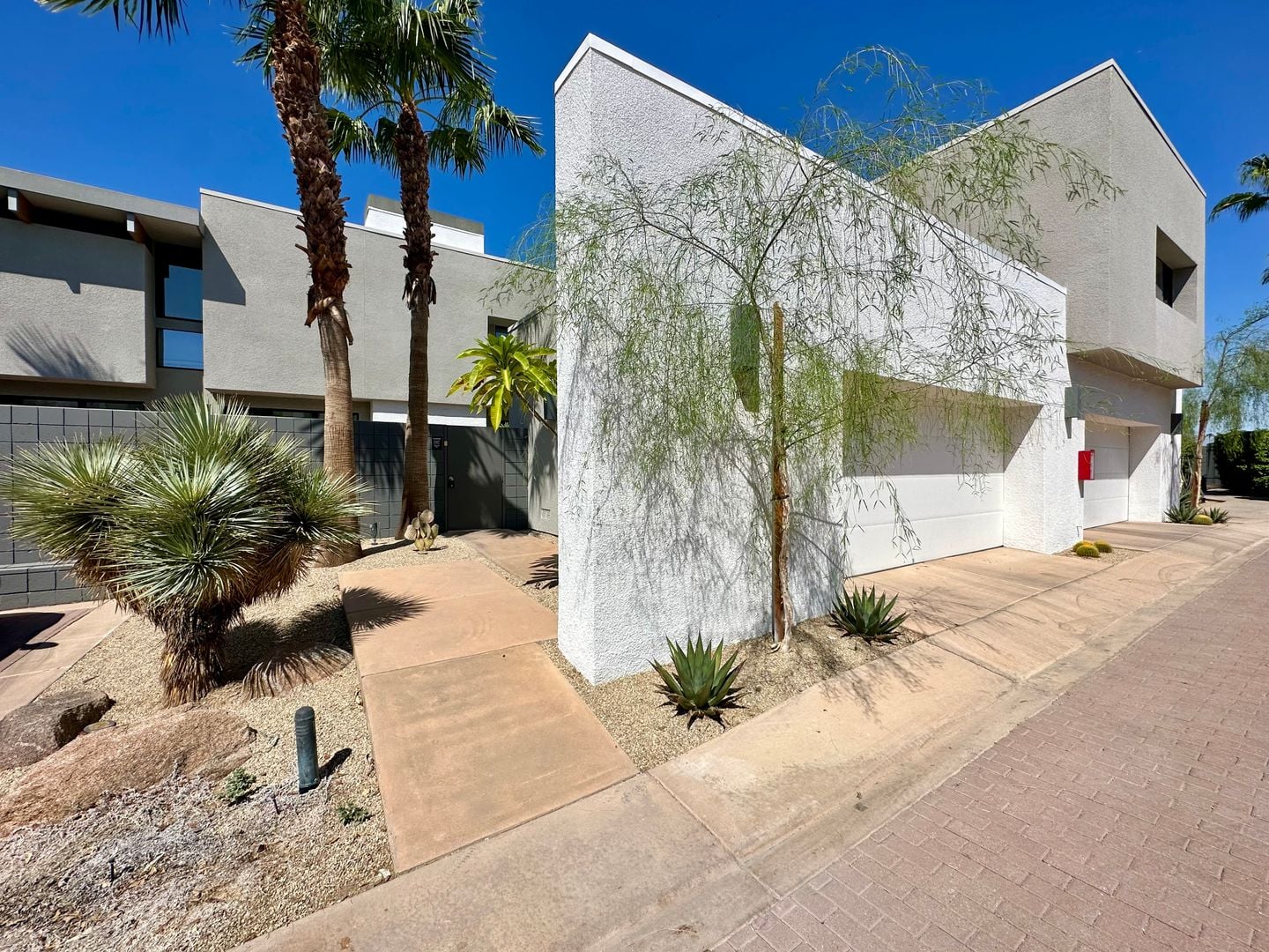 1518 E. Baristo Rd - Palm Springs - California - 3 bed, 3.5 bath rental property