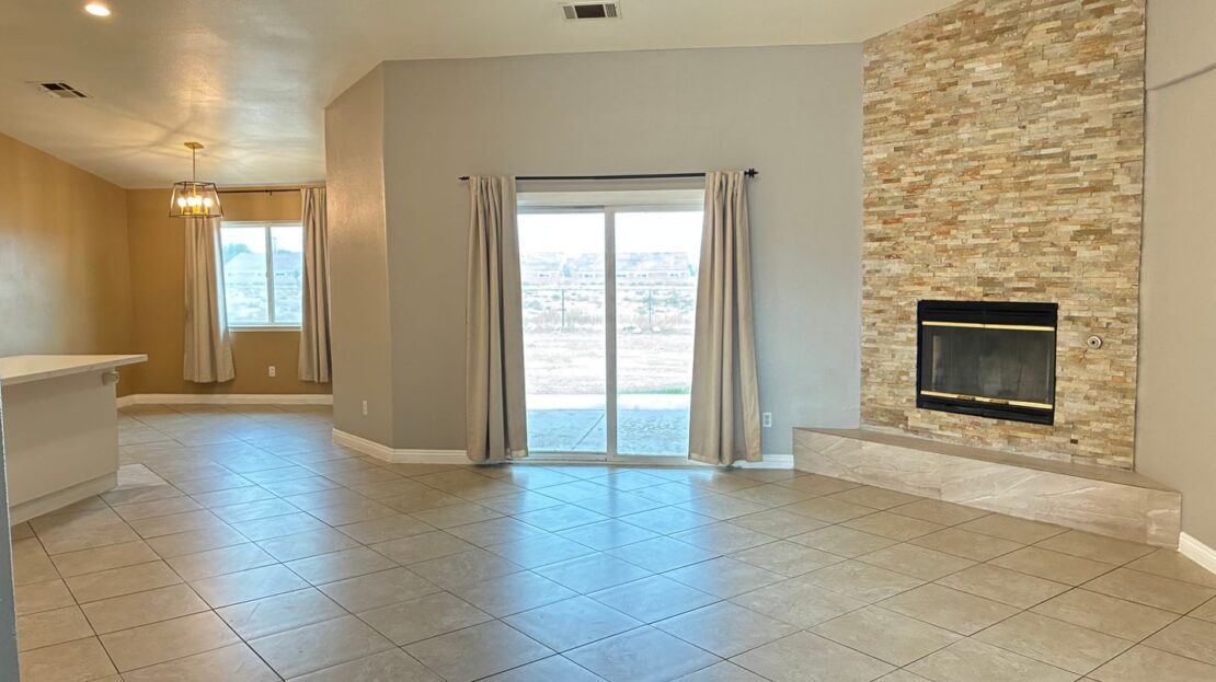 16280 Sultana St - Hesperia - California - 4 bed, 2 bath rental property