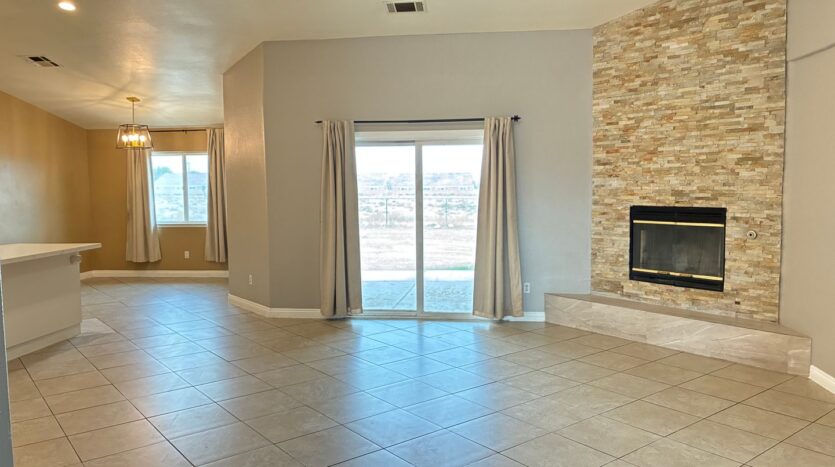 16280 Sultana St - Hesperia - California - 4 bed, 2 bath rental property