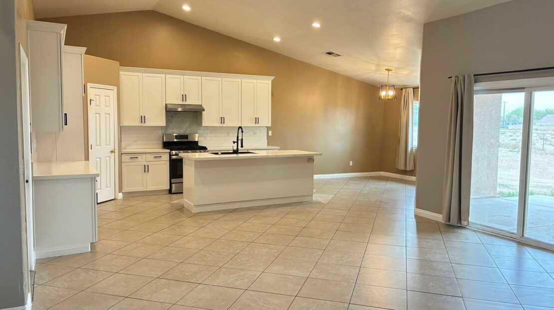 16280 Sultana St - Hesperia - California - 4 bed, 2 bath rental property