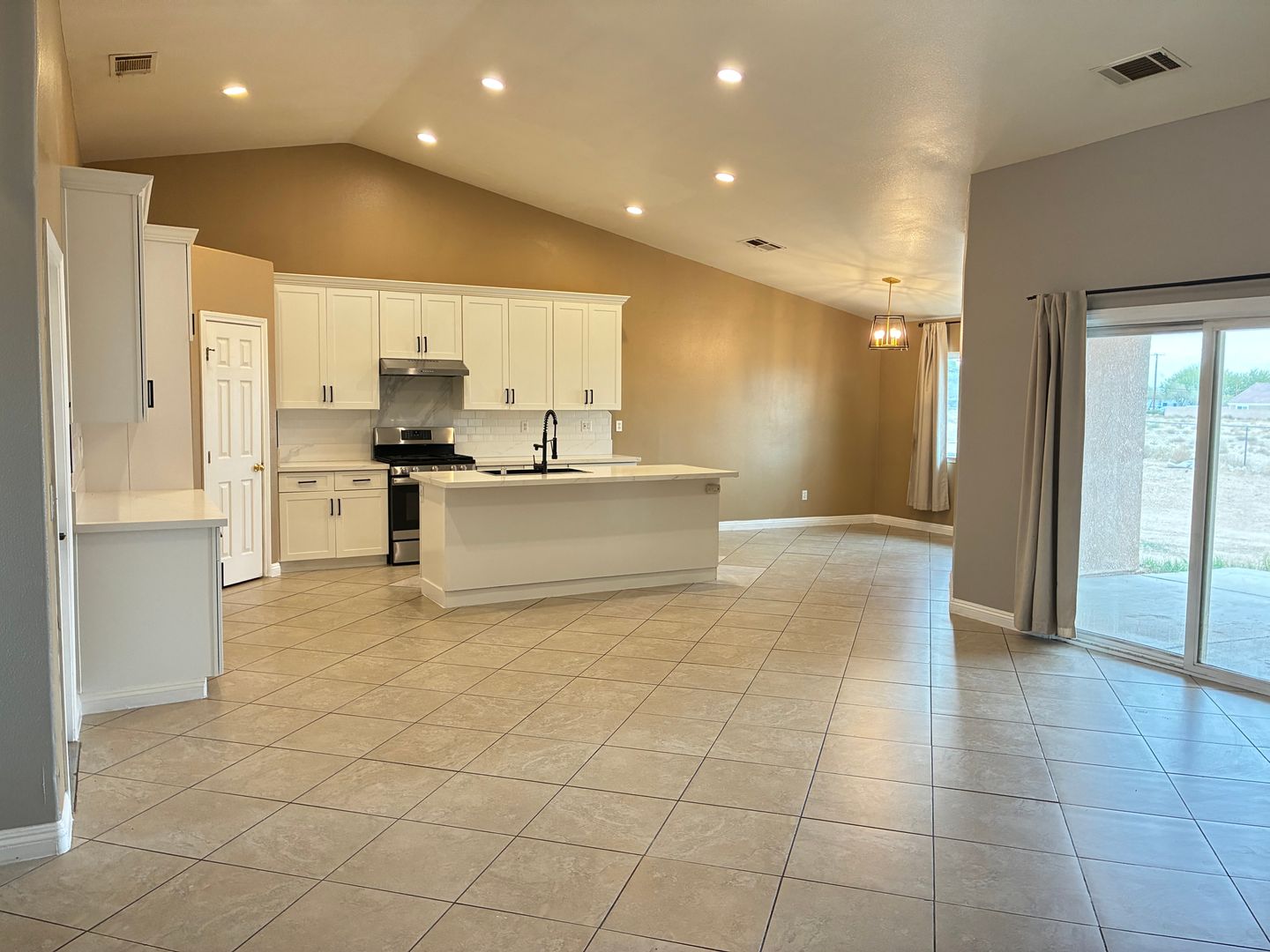 16280 Sultana St - Hesperia - California - 4 bed, 2 bath rental property